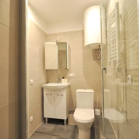 Comfort At Hanzas Residence, Near Cafes, Bars, Museums & Esplanade Апартаменты *