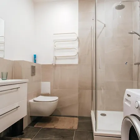 Comfort At Hanzas Residence, Near Cafes, Bars, Museums & Esplanade Апартаменты Рига